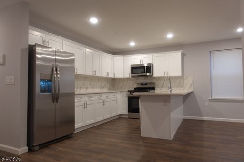 38 Palm St, Newark, NJ, 07106-1118 | Card Image
