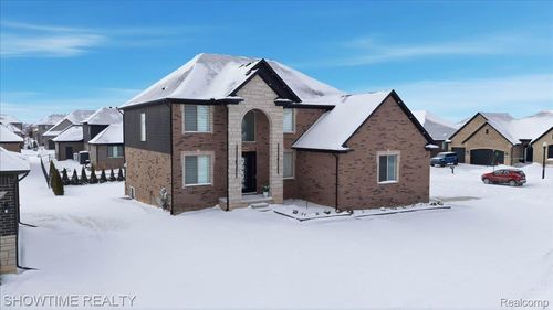 19782 Chase Dr, Macomb, MI, 48042-3717 | Card Image