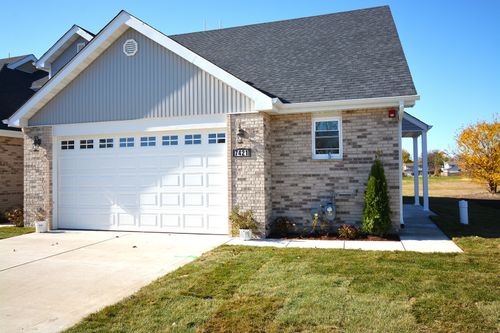 7421 Covington Dr, Justice, IL, 60458-2177 | Card Image