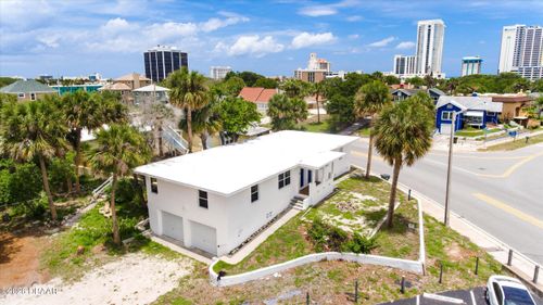 419 N Peninsula Dr, Daytona Beach, FL, 32118-4240 | Card Image