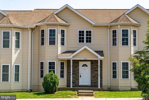 204 Willow Oaks Dr, Elkton, VA, 22827-1490 | Card Image