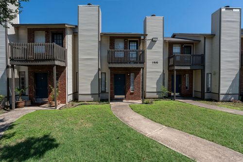 b-1841 River Crossing Cir, Austin, TX, 78741-3289 | Card Image