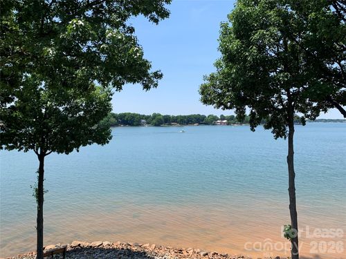 912 Southwest Drive, Davidson, NC, 28036 | Card Image