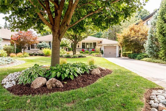 66 Garden Ave, House other with 4 bedrooms, 3 bathrooms and 4 parking in Ancaster ON | Image 4