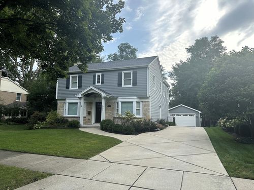 631 N Douglas Ave, Arlington Heights, IL, 60004-5607 | Card Image