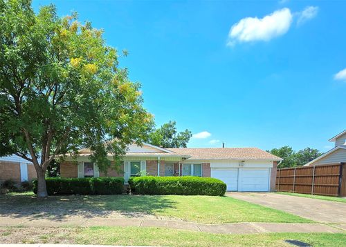 14517 Dennis Ln, Farmers Branch, TX, 75234-2145 | Card Image