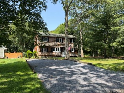 130 Park Ln, Middle Island, NY, 11953-1861 | Card Image