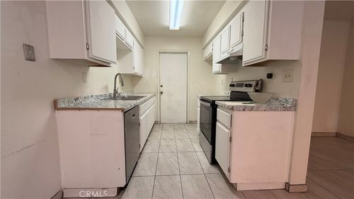 b-3217 Fortier St, Bakersfield, CA, 93306-4966 | Card Image