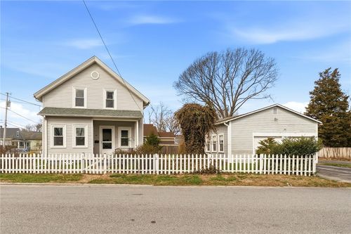 48 Read St, Riverside, RI, 02915-3328 | Card Image