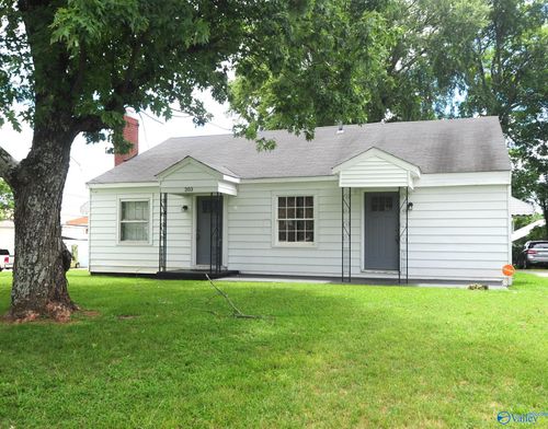 203 Oakwood Ave Nw, Huntsville, AL, 35811-1825 | Card Image