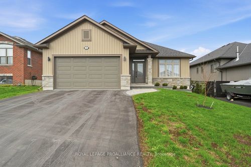 34 Rosewood Dr, Frankford, ON, K0K2C0 | Card Image