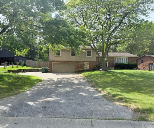 5752 Pine View Dr, Ypsilanti, MI, 48197-8983 | Card Image