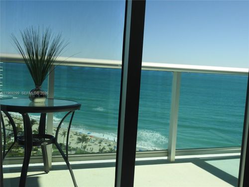 ph16z-3901 S Ocean Dr, Hollywood, FL, 33019-3016 | Card Image