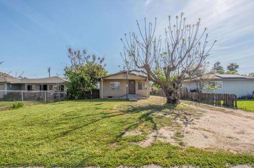 330 Harrison Ave, Sanger, CA, 93657-2605 | Card Image