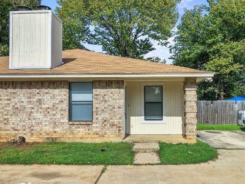 b-821 N Mesquite St, Arlington, TX, 76011-1407 | Card Image