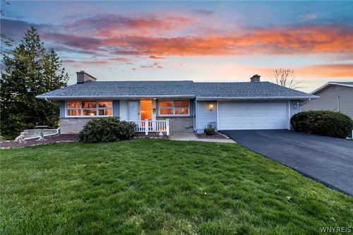 3021 Walbridge Dr, Hamburg, NY, 14075-3154 | Card Image