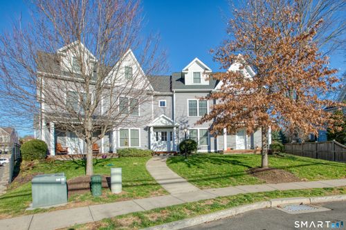 j201-15 W Main St, Norwalk, CT, 06851-4563 | Card Image