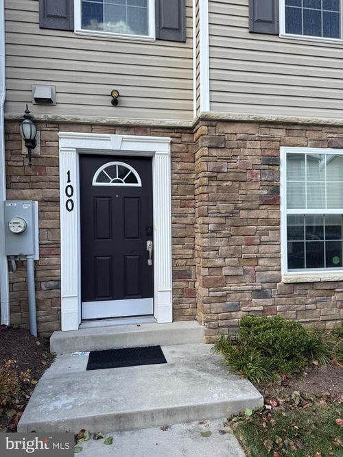 100-1818 Cassandra Dr, Sykesville, MD, 21784-6952 | Card Image