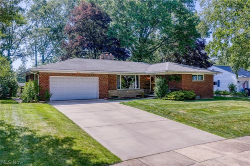 2588 17th St, Cuyahoga Falls, OH, 44223-2056 | Card Image