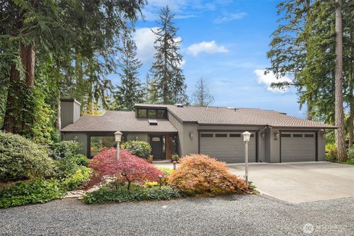 25137 Se Mirrormont Pl, Issaquah, WA, 98027-6915 | Card Image