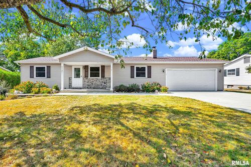 201 Olga St, Roanoke, IL, 61561-7410 | Card Image