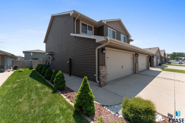 9521 W Gert St, Townhouse with 3 bedrooms, 3 bathrooms and null parking in Sioux Falls SD | Image 4