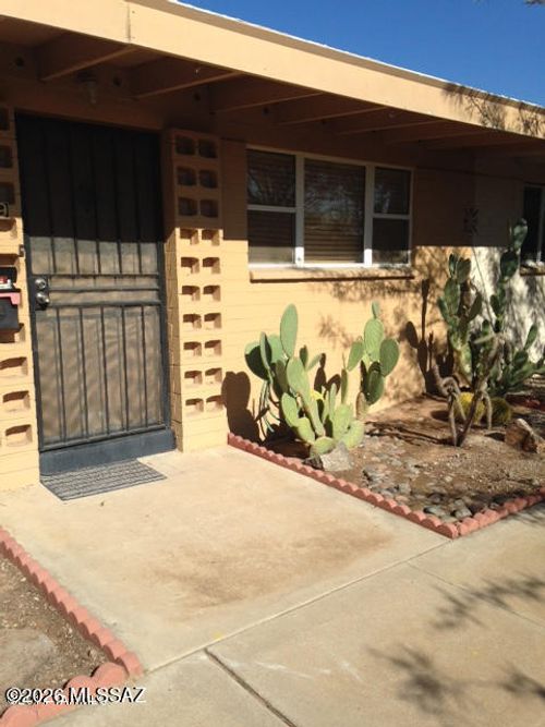 4929 S Cherry Ave, Tucson, AZ, 85706-1404 | Card Image