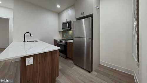6049 Elmwood Ave, PHILADELPHIA, PA, 19142-3220 | Card Image