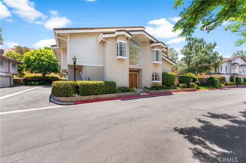 7 Greenmeadow Dr, Newbury Park, CA, 91320-4179 | Card Image