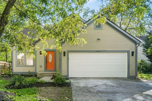 3499 Lindstrom Dr, Columbus, OH, 43228-7063 | Card Image