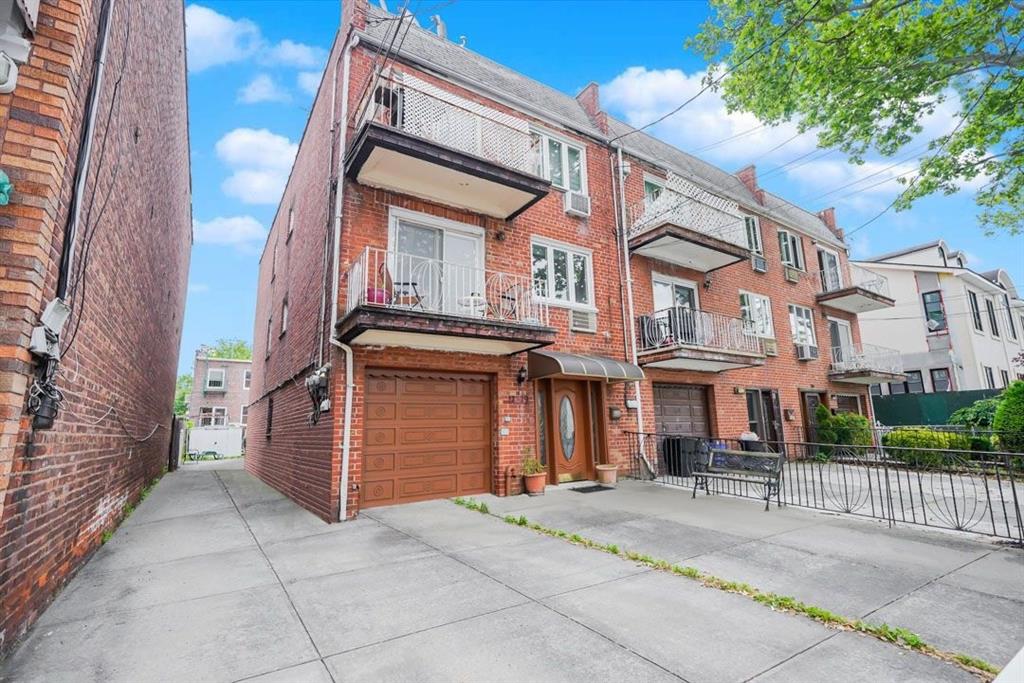 West St, Brooklyn, NY 11223