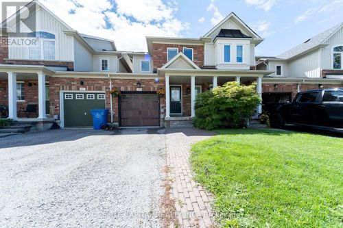 405 King St E, Mount Albert, ON, L0G1M0 | Card Image