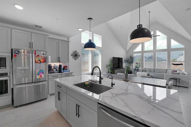 29646 Blooming Grove Way, House other with 4 bedrooms, 3 bathrooms and 2 parking in Fulshear TX | Image 13