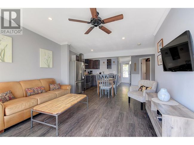 11 - 3701 Beach Ave, Home with 2 bedrooms, 2 bathrooms and 1 parking in Peachland BC | Image 11