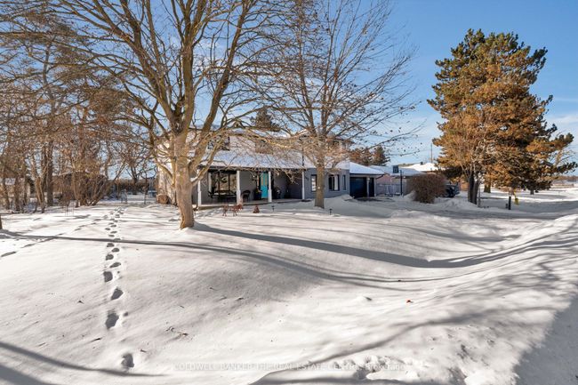 203 Camilla Cres, House other with 5 bedrooms, 2 bathrooms and 5 parking in Thornton ON | Image 5