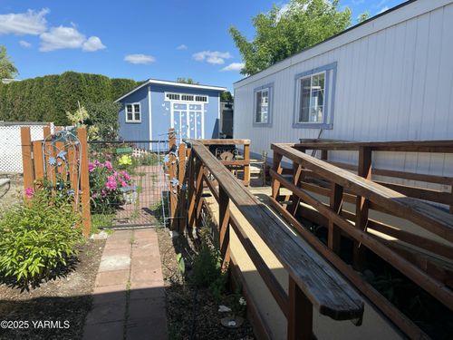 unit-111-8301 Tieton Dr, Yakima, WA, 98908-1440 | Card Image