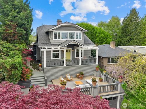 2407 11th Avenue E, Seattle, WA, 98102 | Card Image