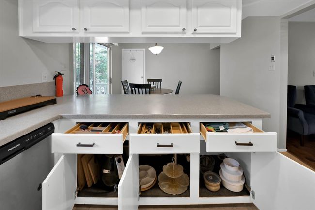 17 Kittiwake Ct, House other with 4 bedrooms, 2 bathrooms and 2 parking in Spring TX | Image 9