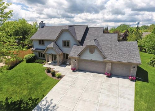 8187 S Four Oaks Court, Franklin, WI, 53132 | Card Image