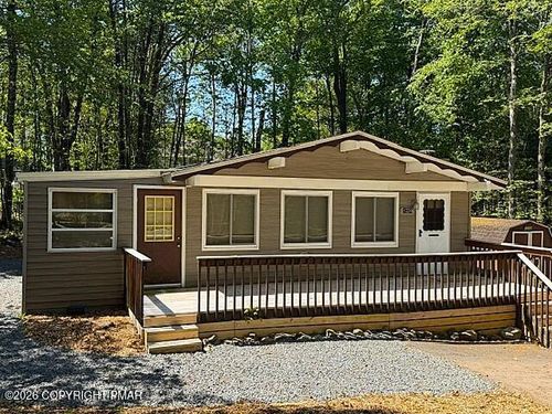 241 Champlain Dr, Tobyhanna, PA, 18466-7985 | Card Image