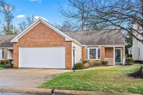 16541 Sunwood Oval, Strongsville, OH, 44136-7502 | Card Image