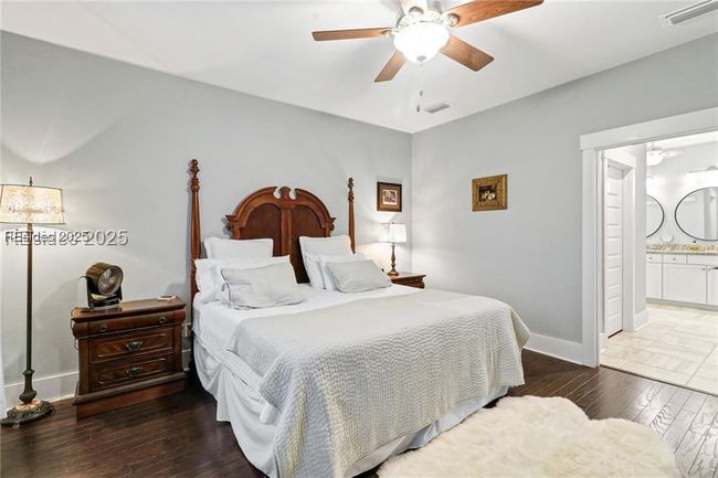 Primary suite Bedroom | Image 20