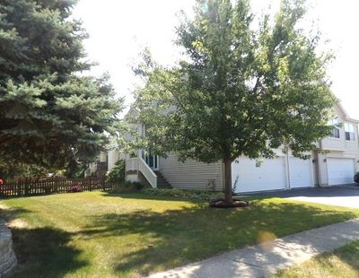 403 Gloria Lane, Home with 3 bedrooms, 2 bathrooms and 3 parking in Oswego IL | Image 2