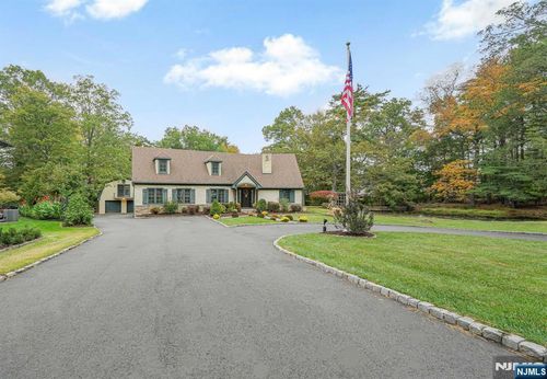 14 Weinmanns Blvd, Wayne, NJ, 07470-2713 | Card Image