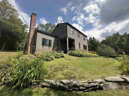 16 Nutmeg Ln, West Dover, VT, 05356-8893 | Card Image