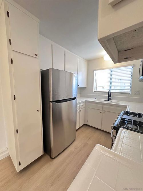 22-930 Avenida La Bahia, San Diego, CA, 92122 | Card Image