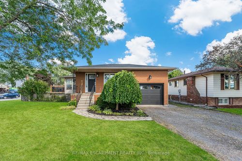 {{alt}} | Card Image