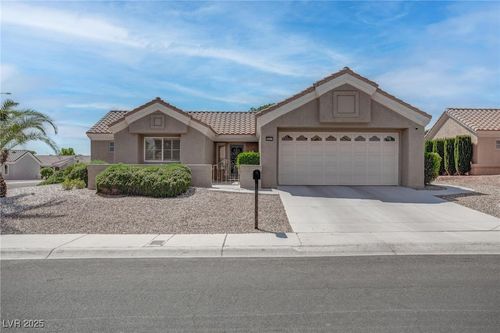 8801 Villa Ridge Dr, Las Vegas, NV, 89134-8535 | Card Image