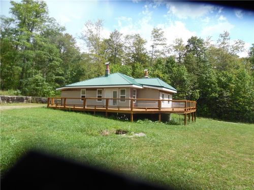 1276 Glades Pike, Somerset, PA, 15501-5805 | Card Image