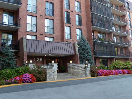 112-125 Acacia Cir, Indian Head Park, IL, 60525-4408 | Card Image